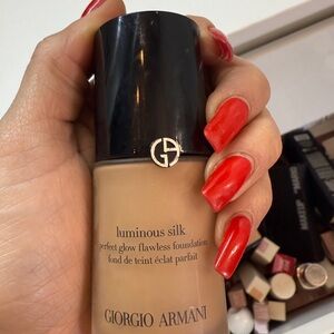 Giorgio Armani Luminous Silk Foundation - Natural Beige